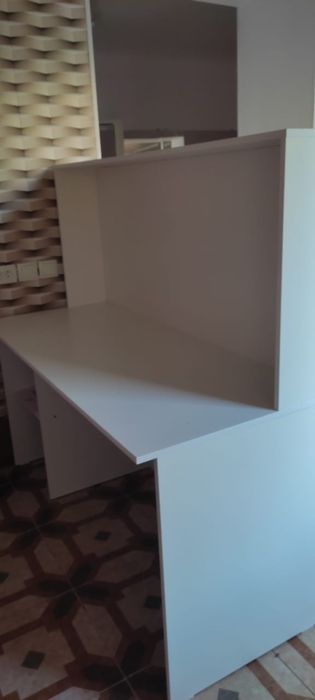 Офисный рабочий стол для ресепшена