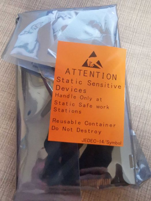 2x 2,5" SSD 3.84TB Thinksystem 02JG535, Micron 5300 Pro SATA 6Gb/s