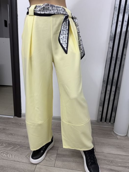 Pantaloni largi lejeri