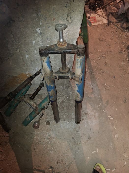 Продаётся  вилка  на. Мотоцикл  Урал  и днепр  в рабочем  состоянии