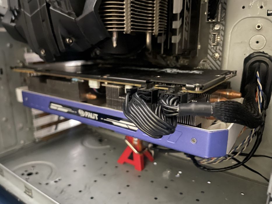 GTX 1080 8GB с дефектами…