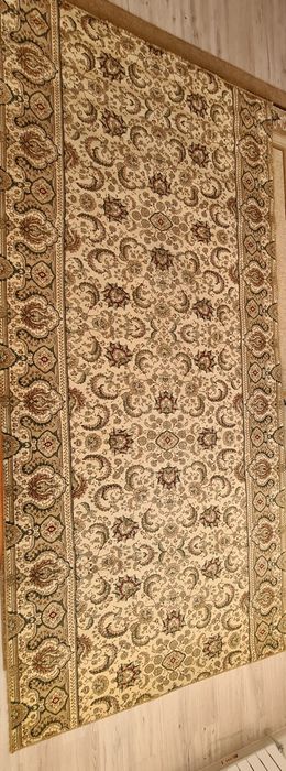 Продаю ковёр (4.30 ×1.85) турецкого производства