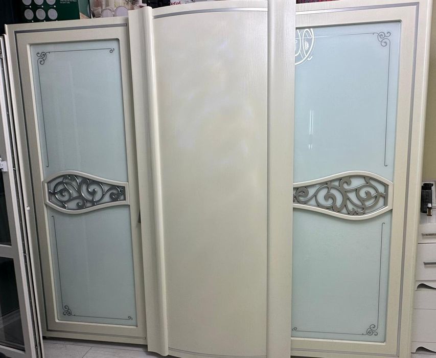 Продам спальный шифоньер