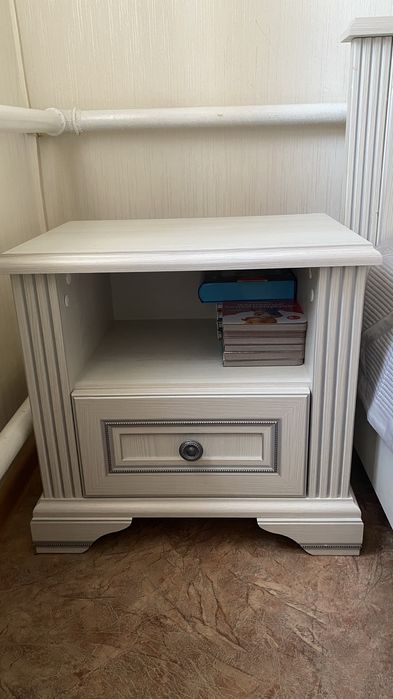 продам кровать с тумбами