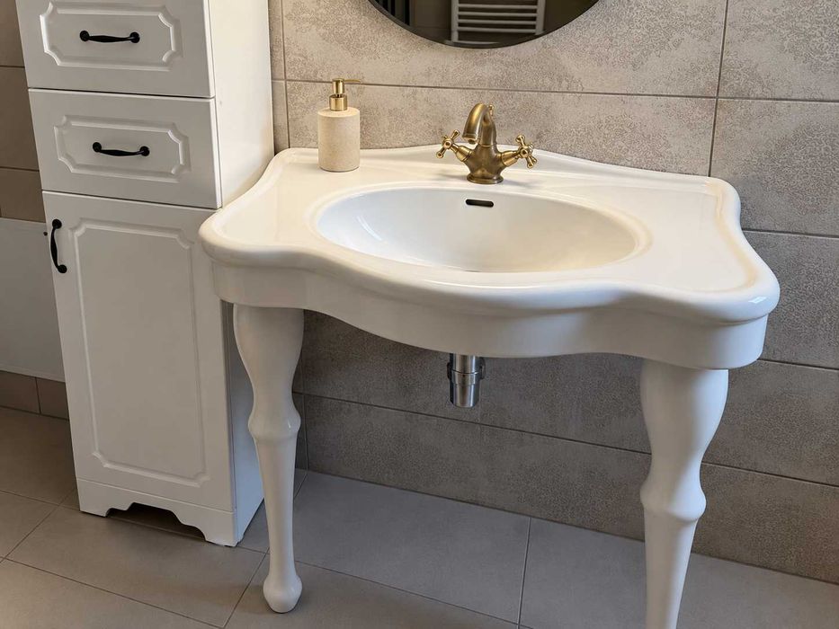 Lavoar baie vintage cu picioare decorative, stil retro, alb