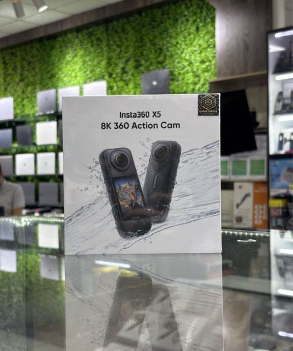 Insta 360 X5.