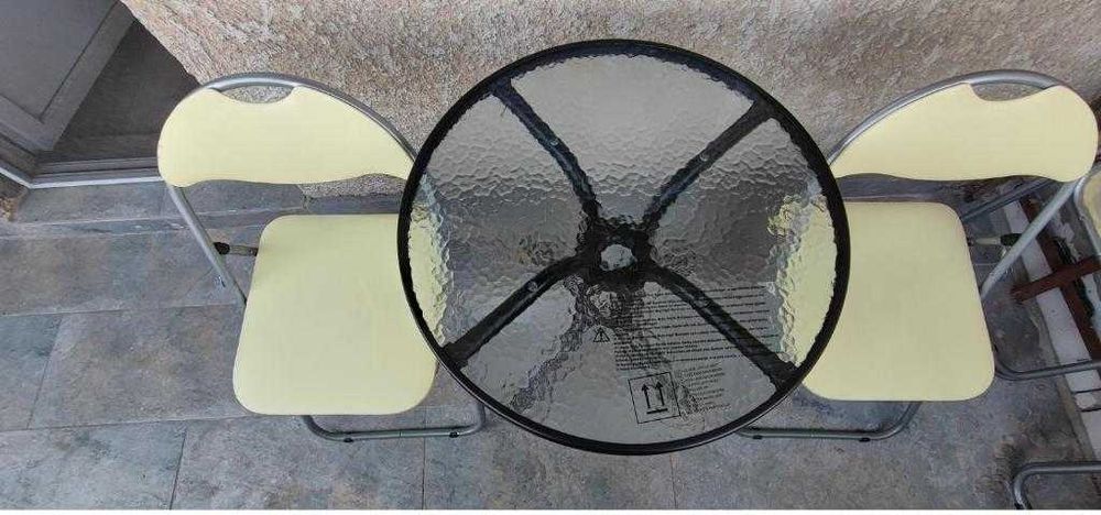 Apartament 3 camere, zona centrala, langa Vama.