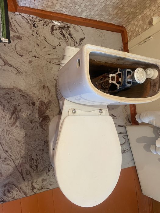 Продам унитаз в хорошем состоянии