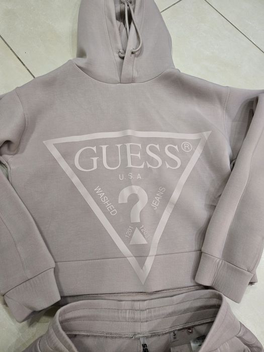 Guess! Ново! Дамски оригинален екип!