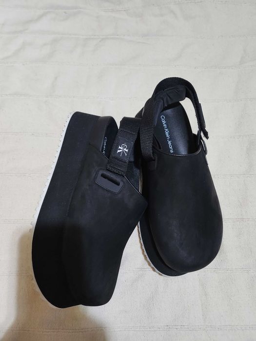 Vand saboti Calvin Klein jeans din piele intoarsa