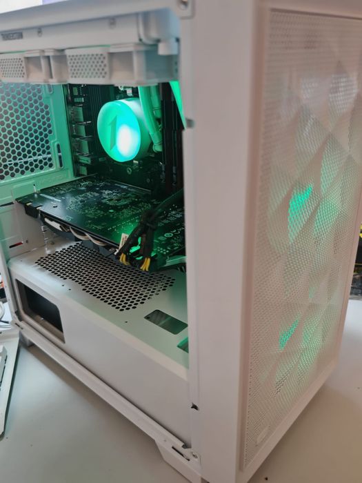 Unitate gaming Ryzen 7 3800X 32gb Ram Nvidia GTX 1080 8GB 1TB SSD
