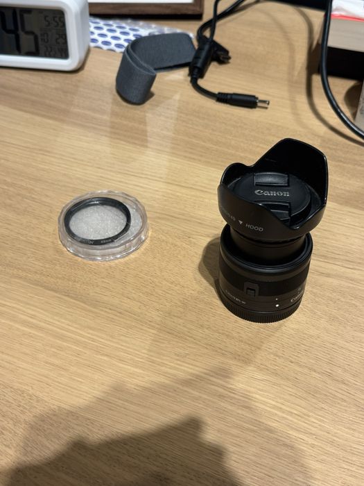 Canon m50 с 3 обектива, трипод, чанти и светкавица