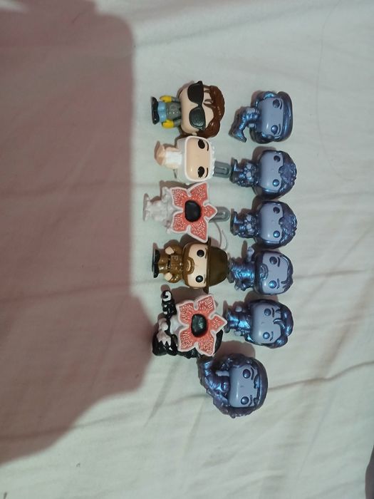 Фигурки очень странные дела