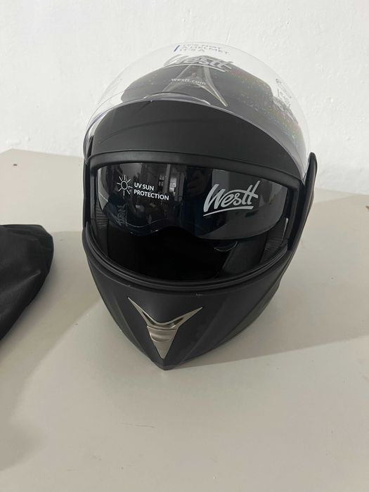 Cască moto modulară WESTT ECE 22.06, cu ochelari de soare integrați și vizieră