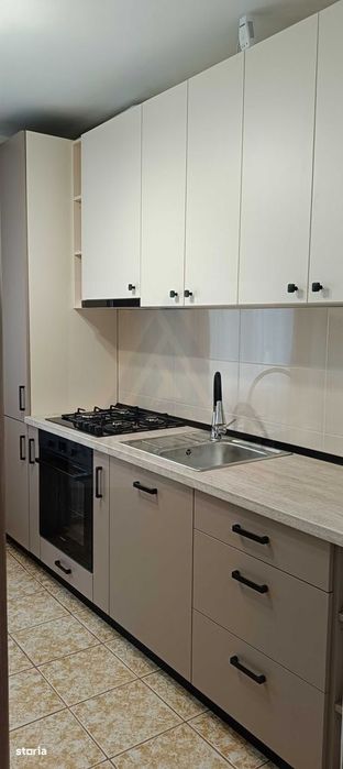 Apartament 3 camere prima inchiriere balcon inchis zona Vasile Aaron