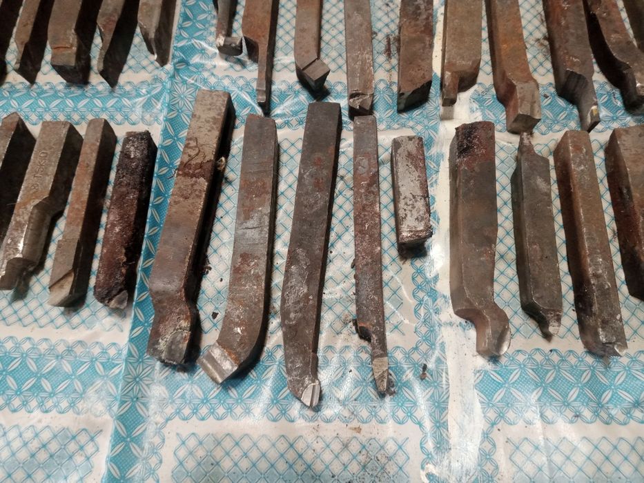 Резцы токарные б/у