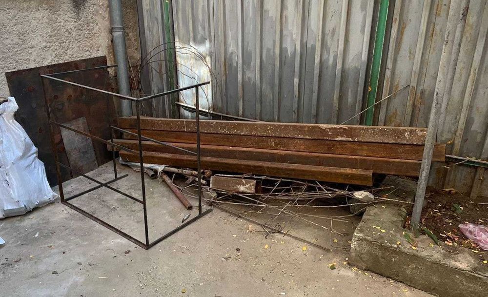 Țeavă metalică pătrată