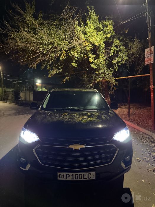 Traverse 2021 qora