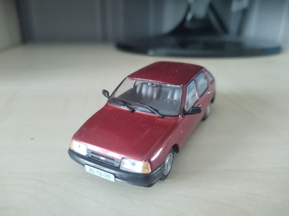 Разни модели 1:43