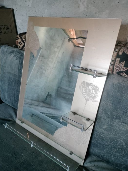 Vand cuier nou in cutie / oglinda baie