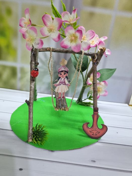 Десткая поделка девочка на качелях