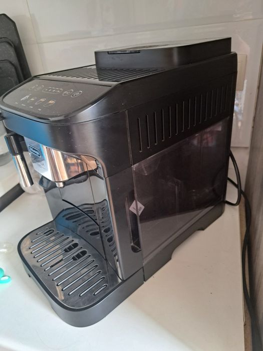 Кофемашина Delonghi