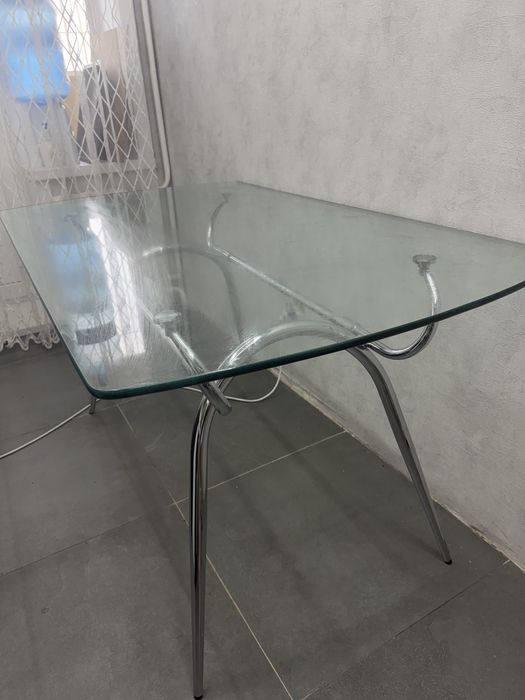 Продам стол стекло