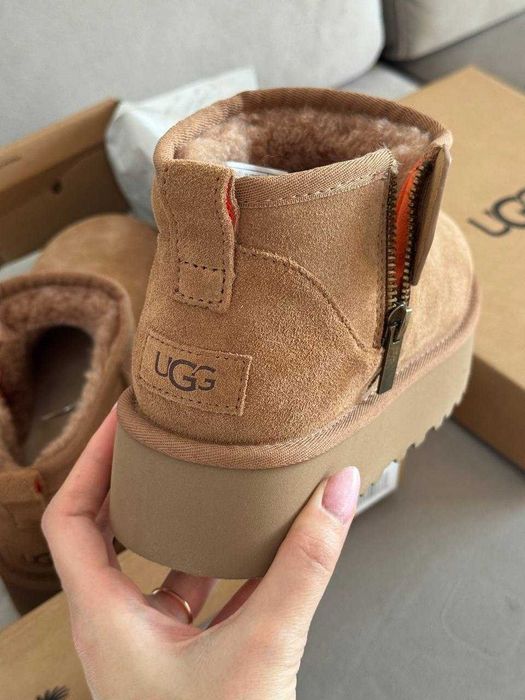 Încălțăminte / ghete de iarnă UGG