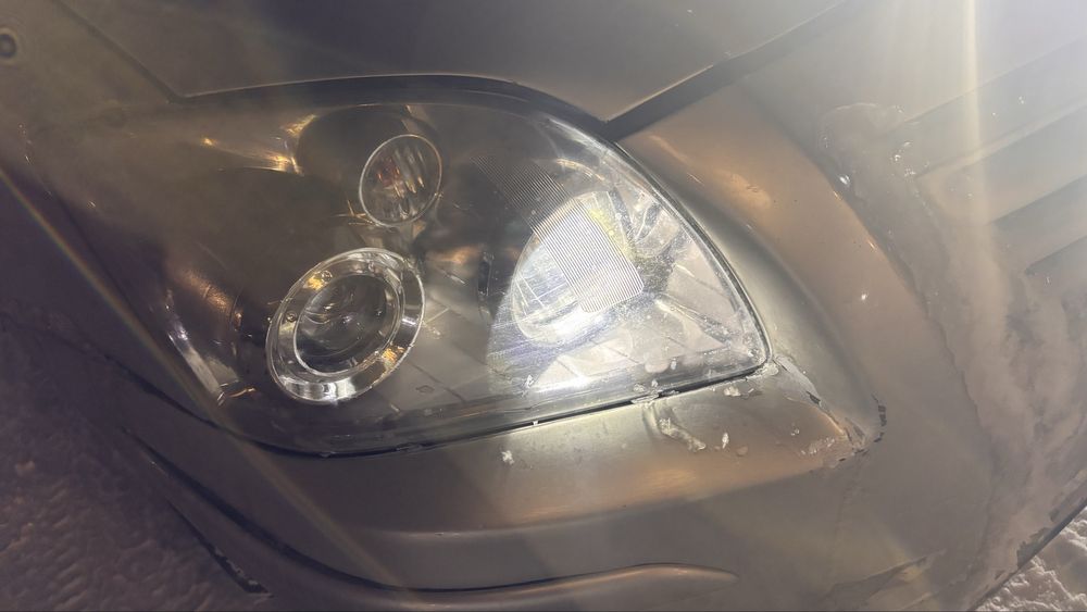 Фары на авенсис т250