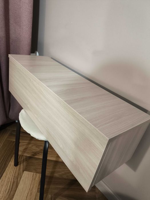 Туалетный столик