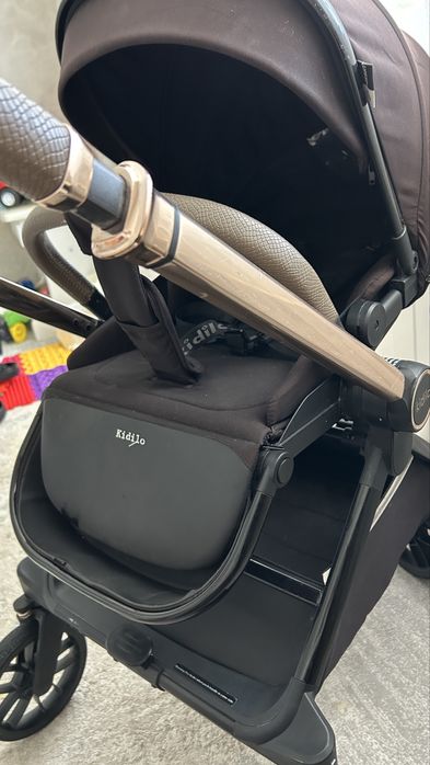 Коляска Kidilo D900