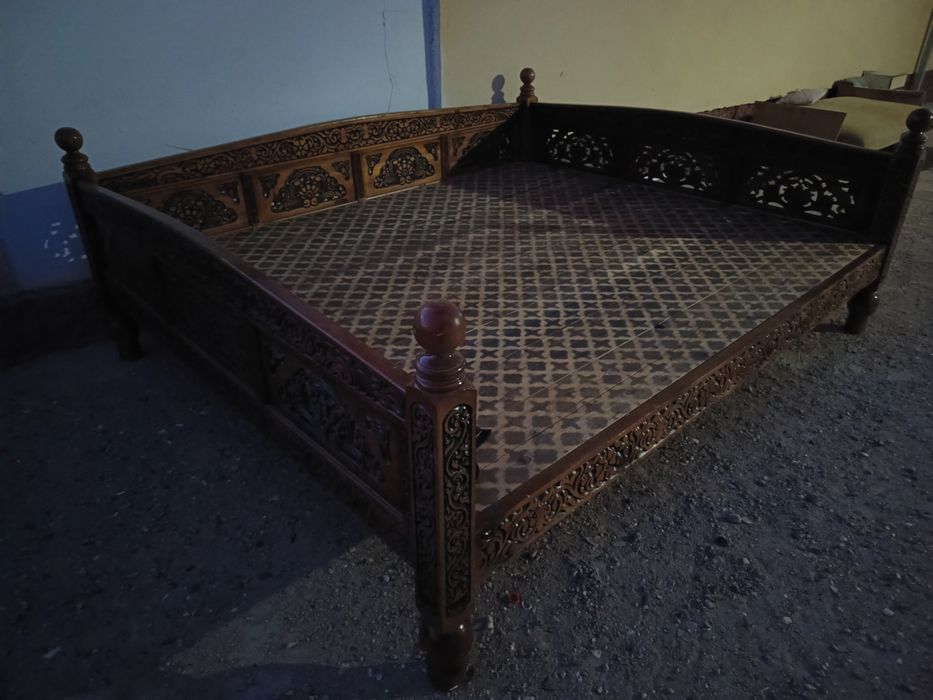 Продам тапчан (сури)