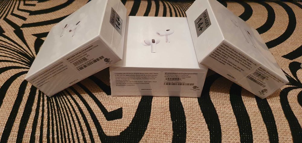 Наушники новые AirPods