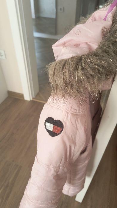 Оригинално яке за 4г. момиче Tommy Hilfiger