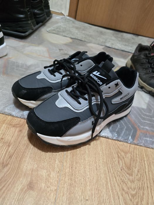 Продам кросовки Warrior
