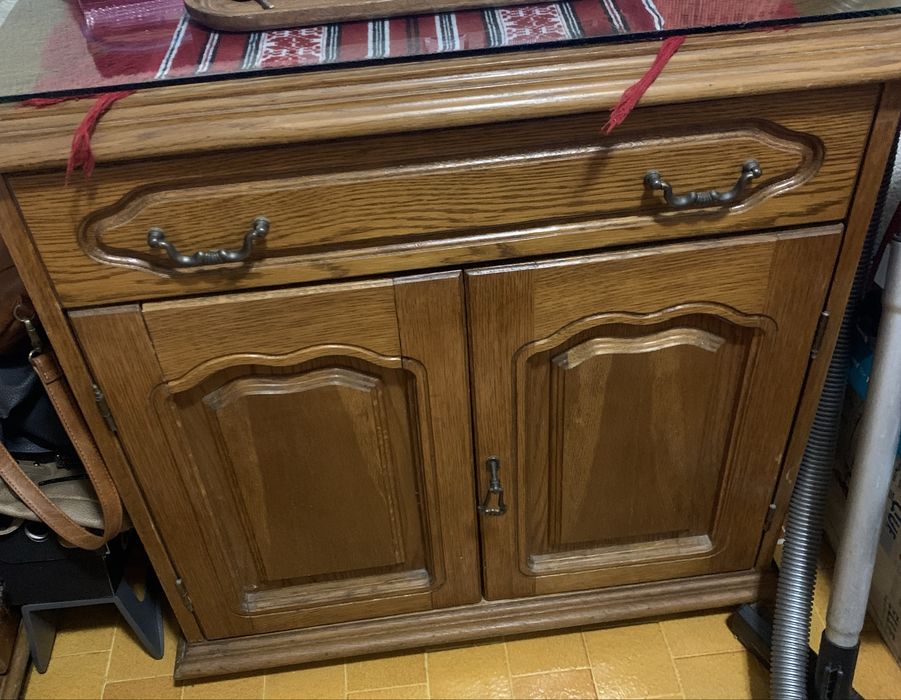 2 Sifoniere + 3 comode + cuier din lemn masiv toate + oglinda inramata