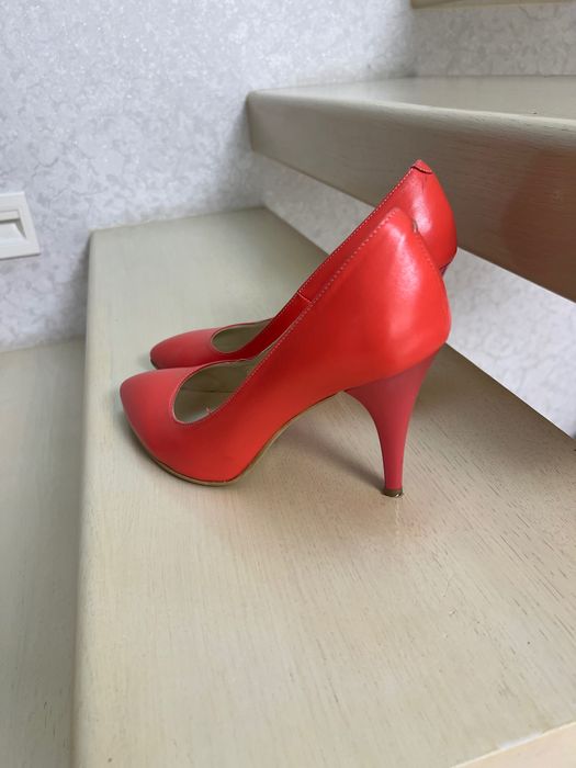 Pantofi stiletto corai mar.39
