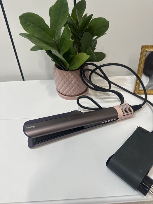 Dyson фен-выпрямитель