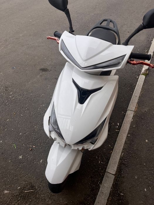 Продам скутер м8