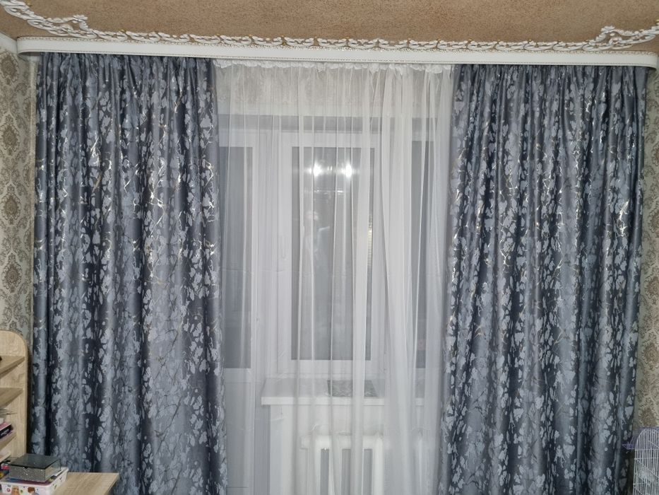 Карниз белый с узором