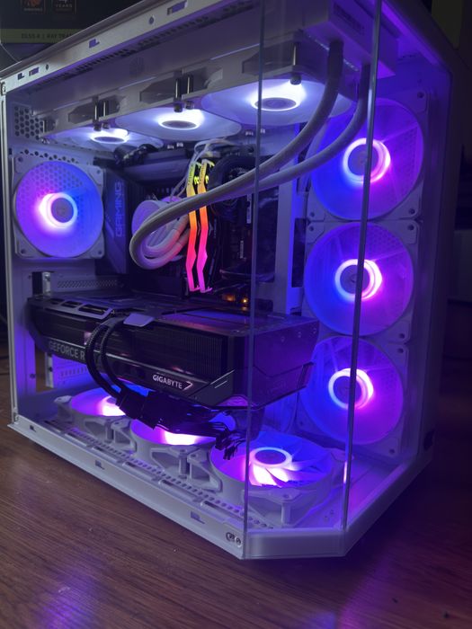 Геймърски компютър/ I9 13900K/Водно/64GB/RTX 5080/2TB SSD