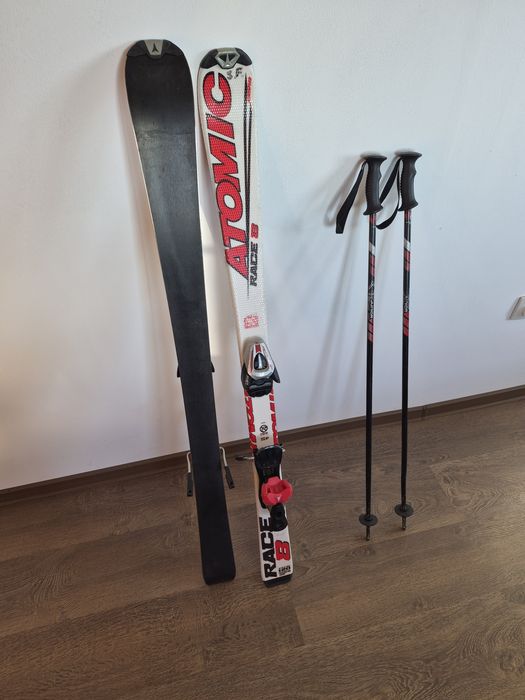 Vând schiuri-clăpari-cască