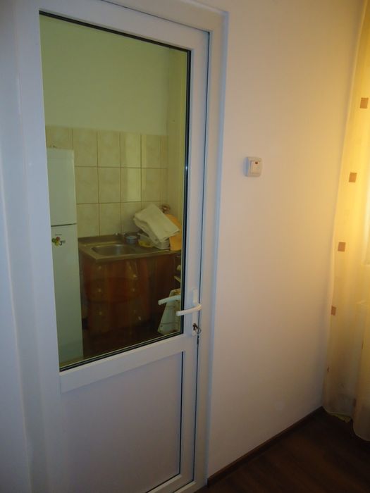 Închiriez garsoniera