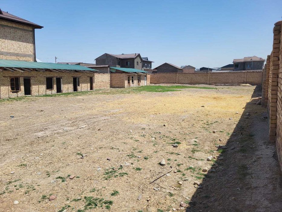 Metroga yaqin yer uchastkasi / Инвестиционная земля в  рядом с метро