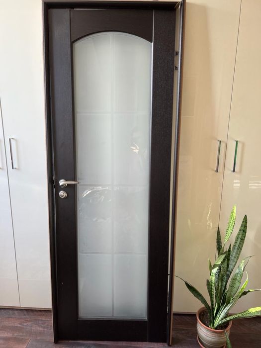 Дверь -1 штука 70 см