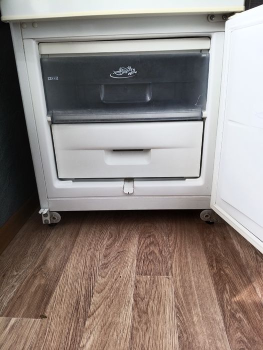 Продам холодильник Snaige б/у