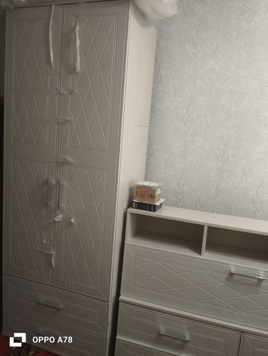 Стенка, бежевый цвет