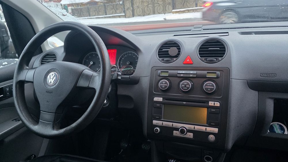 Volkswagen Caddy Life 10/2008 – 2.0 CNG + Benzină – 7 Locuri