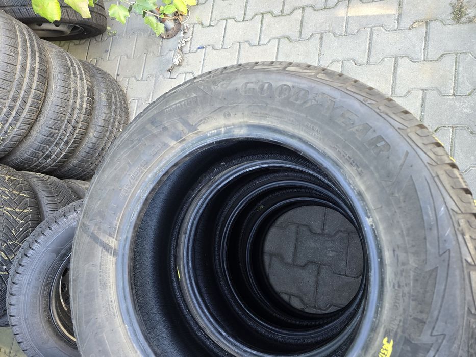 235 60 16 Goodyear m+s