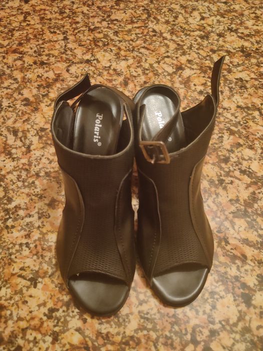 Женская обувь на каблуке